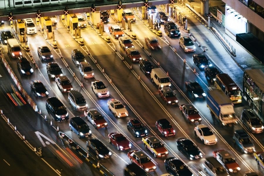TRANSPORTAR BICICLETA NO SUPORTE, COM A PLACA ENCOBERTA, DE FORMA IRREGULAR, CARACTERIZA CRIME